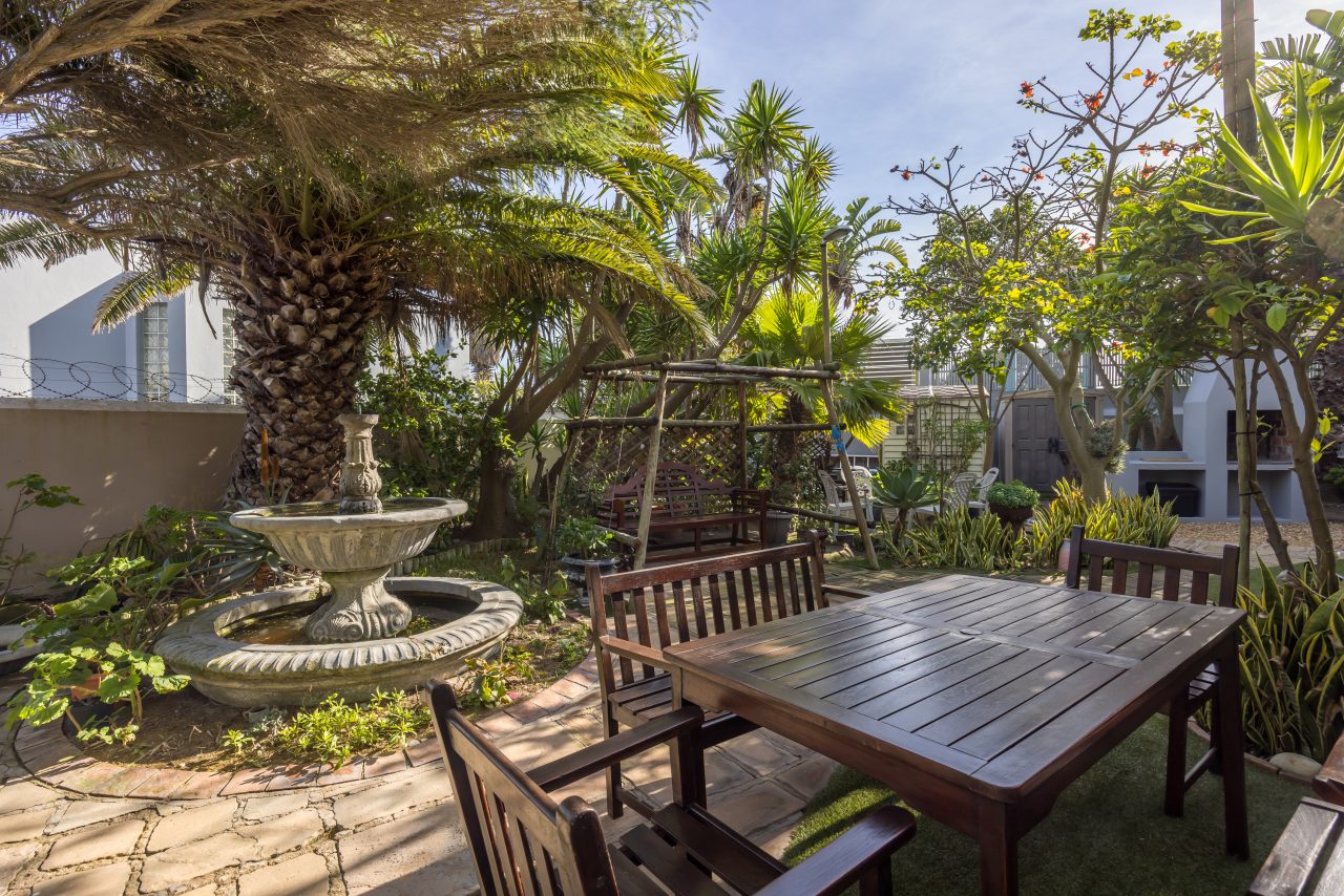 Garden at Secret Garden Guesthouse in Bloubergstrand